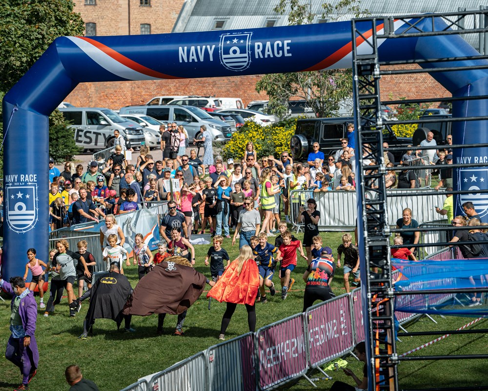 NAVYRACE 111